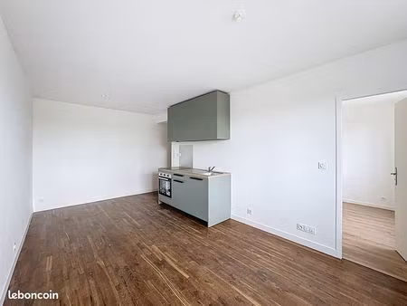 t2 – javené / fougères première location