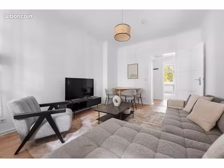 t2 60m² meublé chartrons – standing – lumineux – emplacement premium