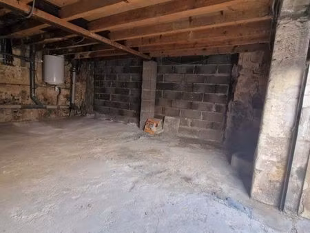 grand garage 35m2 pour stockage