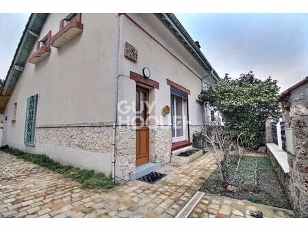 maison à louer - 3 pièces à vélizy villacoublay