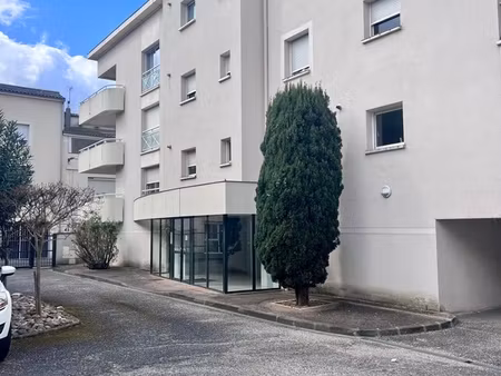 appartement 90 m² résidence sécurisée + terrasse + parking