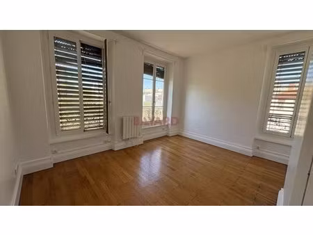 appartement t2 de 52m2 - cours charlemagne