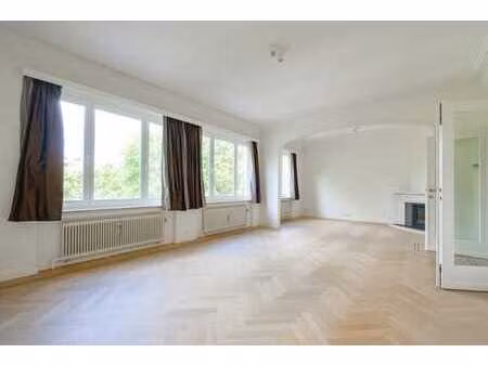 molière/place c. meunier : appartement 2 ch + terrasse