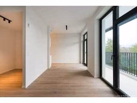 à proximité du shopping de woluwe et des grands axes