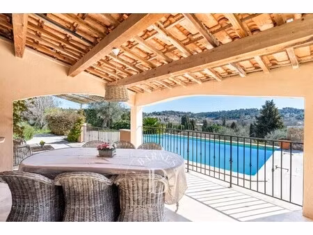 villa de luxe à vendre à châteauneuf-grasse