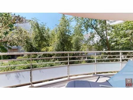 appartement de luxe à vendre dans le quartier monplaisir-le bachut