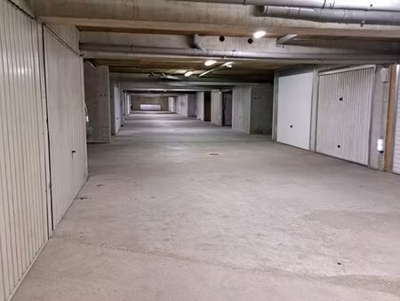 garage victoria park fermé 13,5 m² aix-en-provence