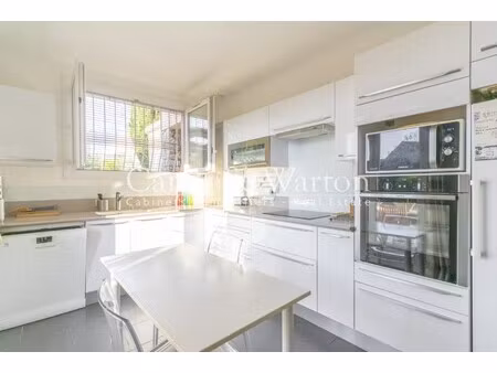 villa de luxe à vendre dans le quartier godillot