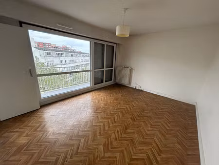 appartement 1 pièce - paris m° danube - 26.75 m² + balcon