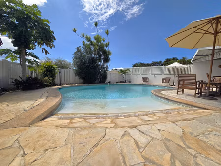 villa f4 de 158 m2 + piscine la convenance sainte marie