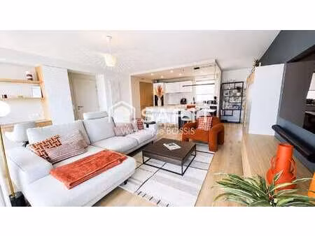 vente appartement 5 pièces à la roche-sur-yon zad - zi nord (85000) : à vendre 5 pièces / 