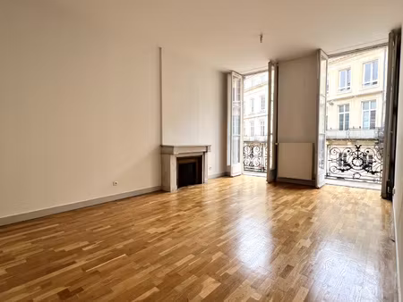 t4 duplex bordeaux les grands hommes