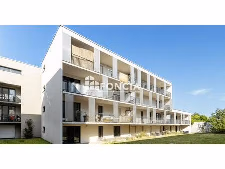 t3 proche metro en rez de jardin/parking