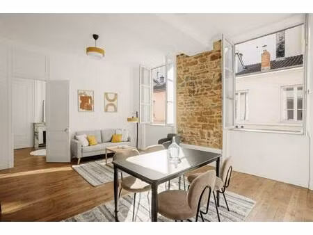 t3 rénové alliant charme de l’ancien et confort moderne