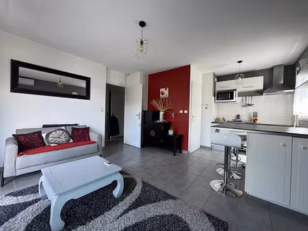 t2 meublé avec balcon à merignac magudas