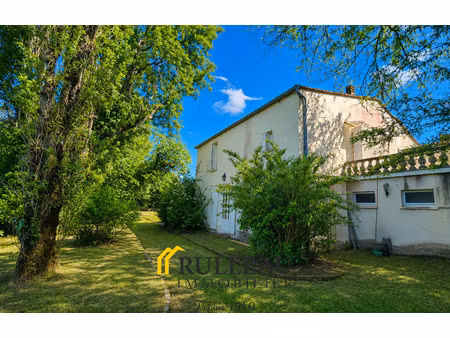 maison de caractère xviie 182 m2 avec dépendances et grand