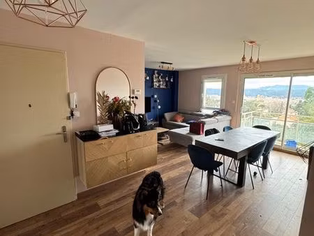 appartement 68m2 avec place de parking 15min à pied centre ville