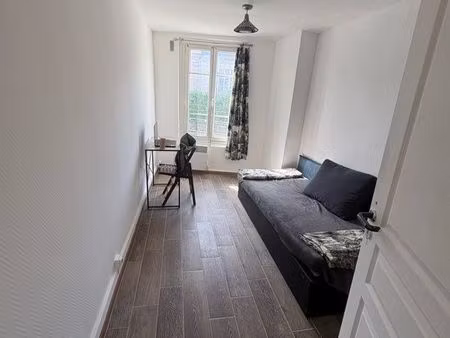 location apprt t3 de 30 m2 refait à neuf