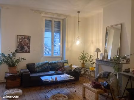 aprt 2 chambres victoire grosse cloche