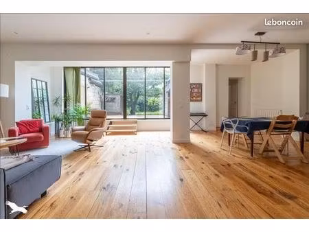 maison 6 pièces 179 m²