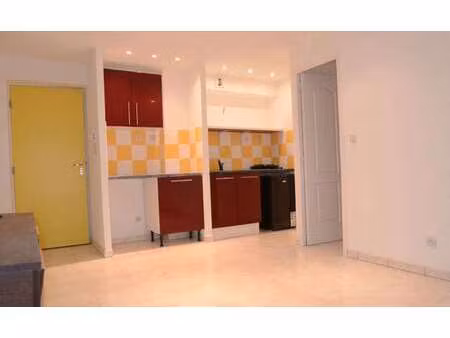 location appartement 2 pièces à bordeaux (33000) : à louer 2 pièces / 32m² bordeaux