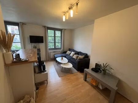 appartement t2 meublé place du martouret 43000 le puy en velay