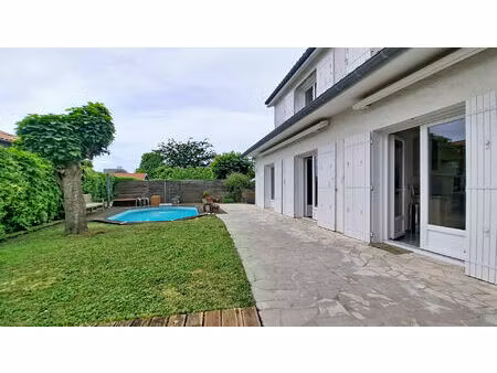 maison familiale au calme, 5 chambres, jardin avec piscine sans vis-à-vis