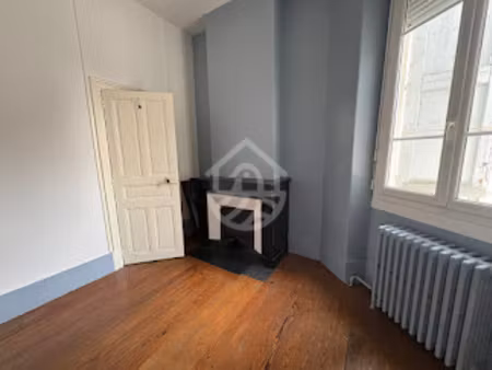 f4 à rénover quartier alpes/faventines