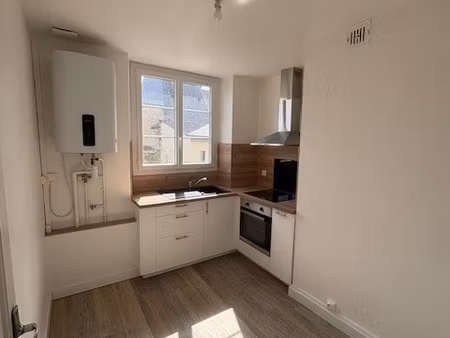 centre ville d'angers beau t4 de 80 m2, en bon état