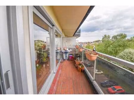 bel appartement 2 chambres situé à deux pas du westland shop