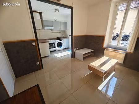 t2 de rapport 10.5% avec cour, loué, 13014