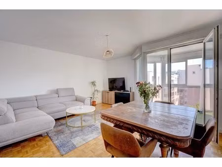 lyon 3 / rue saint antoine - appartement / 2 chambres - dernier etage