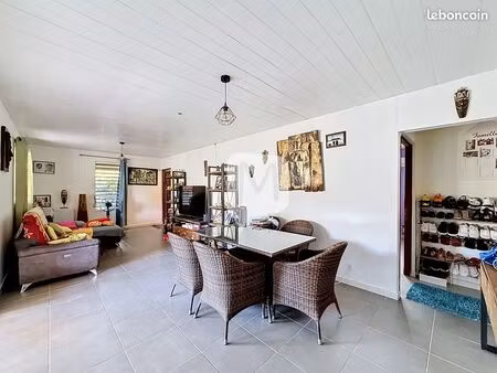 propriété 5 pièces 136 m²