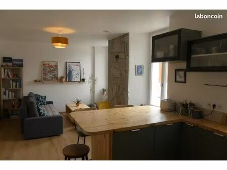 t2 meublé, 38m2, 750euros cc, 3-4 mois juin à septembre