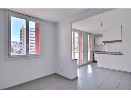 location appartement, 50 m² t-2 à marseille 14, 717 €