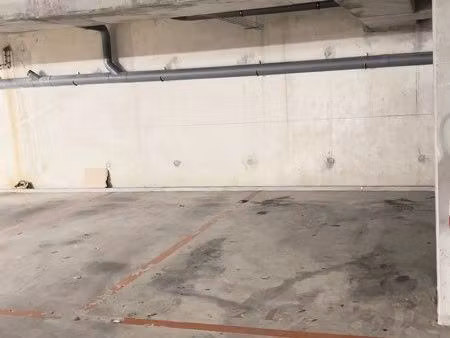 place de parking sous-sol