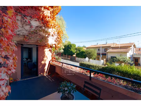 charmant t1 rénové avec terrasse côte pavée