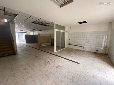 boutique 172 m² fréjus