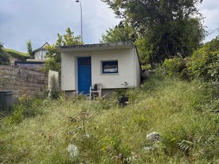 local 30m2 sur 150m2 terrain
