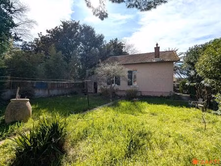 aigues-mortes – maison de plain-pied proche canal à rénover