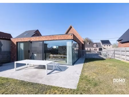 instapklare moderne gezinswoning met zuidgerichte tuin en knappe afwerking in hasselt