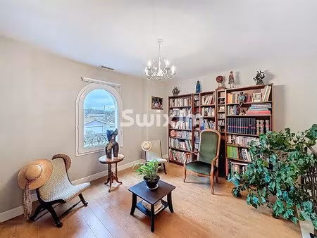 agréable maison familiale de 4 chambres avec piscine