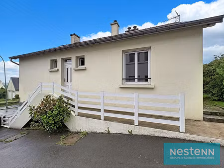 maison quintin centre, de plain-pied 3 chambres, garage et jardin 250 m² environ