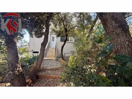 villa t5 sur 400 m2 de terrain clos avec garage
