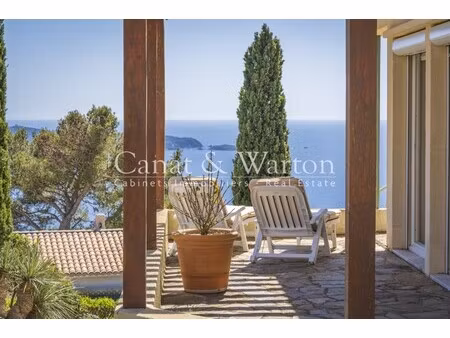 villa de luxe à vendre dans le quartier bord de mer