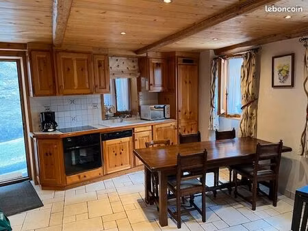 a louer au mois maison village
