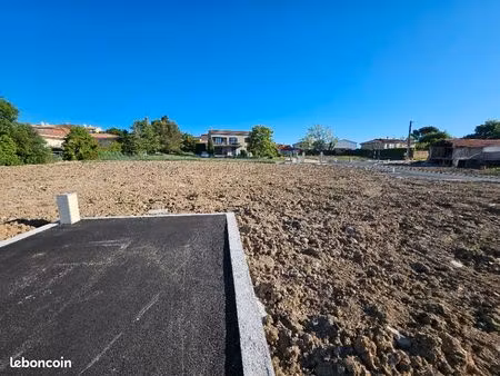 terrain 400 m² greasque
