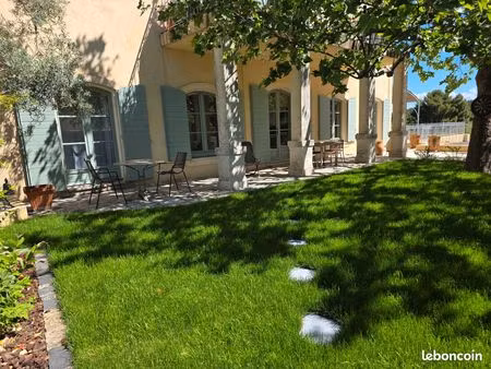 bien immobilier 5 chambres avec grande terrasse, jardin, places de parking et garage au co