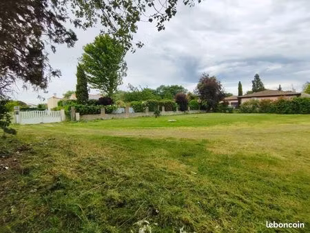 terrain d’exception à eaunes – 1 370 m², intimité totale, centre‑ville à 5 min