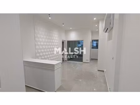achat local professionnel 83m²